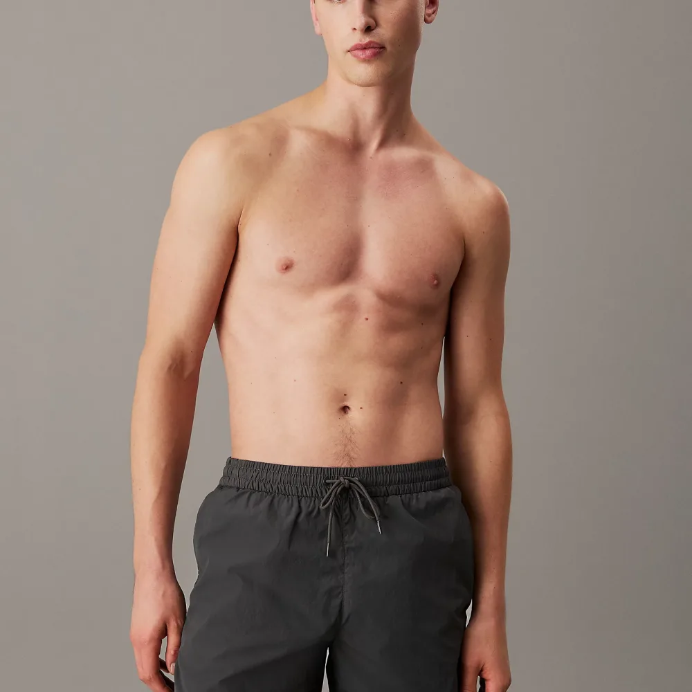 Pantaloncini da bagno corti con fascia in vita doppia - CK Soft Nylon